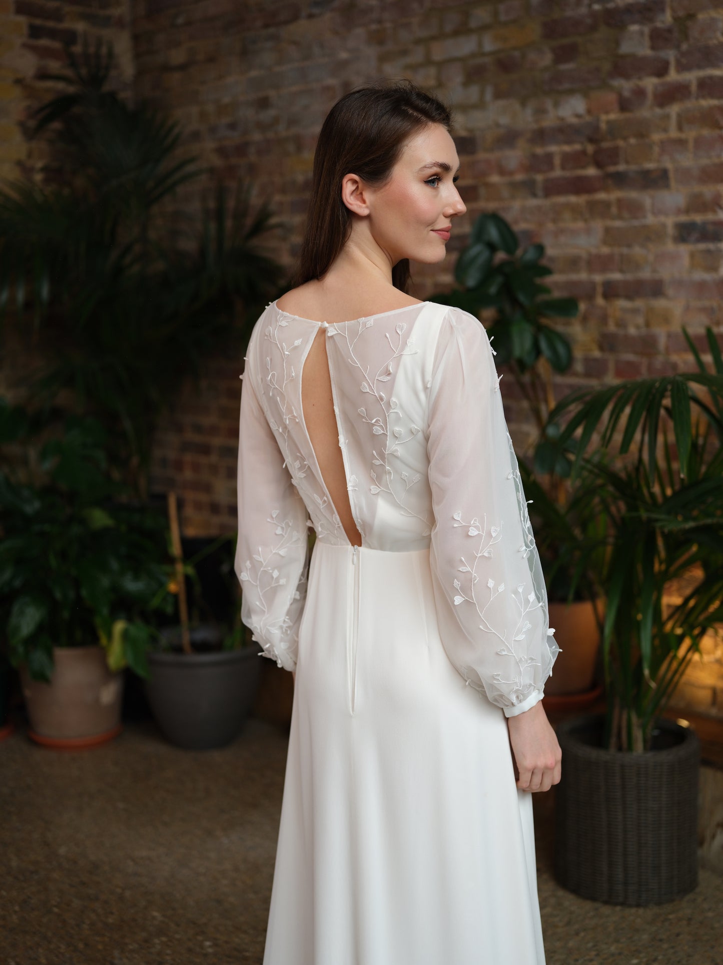 Aura UK12 Sample Sale